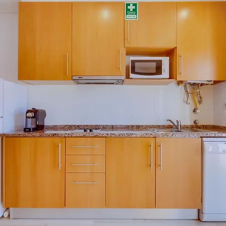 Side - 1bdr Retreat With Bbq & Patio * Quarteira
