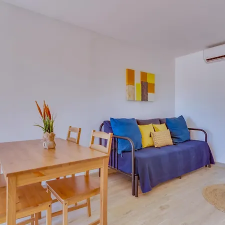 Vila Side - 1bdr Retreat With Bbq & Patio