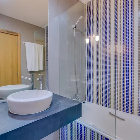 Side - 1bdr Retreat With Bbq & Patio Quarteira