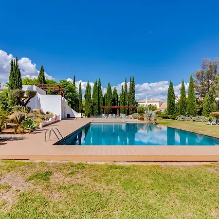 Villa Side - 1bdr Retreat With Bbq & Patio