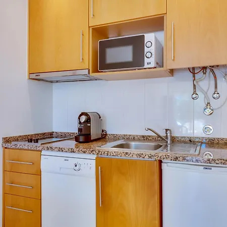 Side - 1bdr Retreat With Bbq & Patio Quarteira